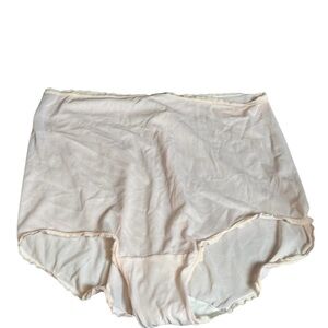 Vintage Henson Kickernick Nylon Briefs – Size 7 / Hip 40 – Pale Pink